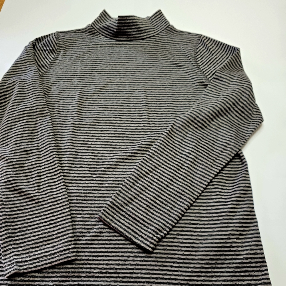 Chicos Striped Gray And Black Ladies Soft Long Sleeve Top